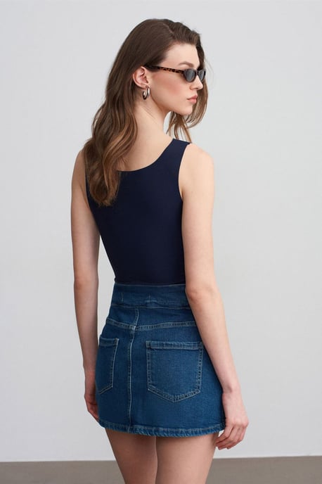 Högmidjad rak mini denimkjol - Image 2