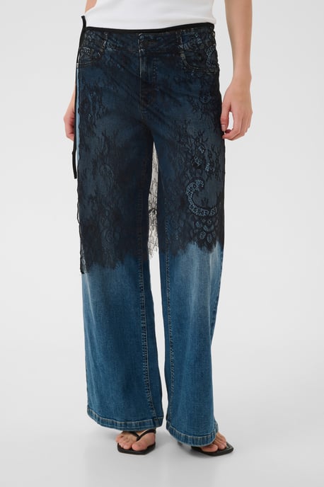 CUrua Lace Skirt Skirt - Image 2