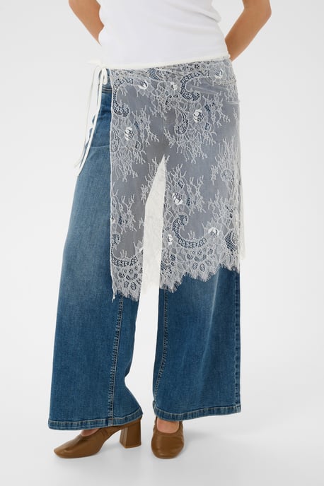CUrua Lace Skirt Skirt - Image 3