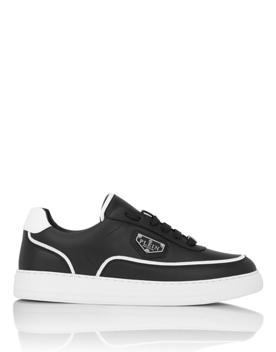 Low-Top Sneakers Triangle - Image 5
