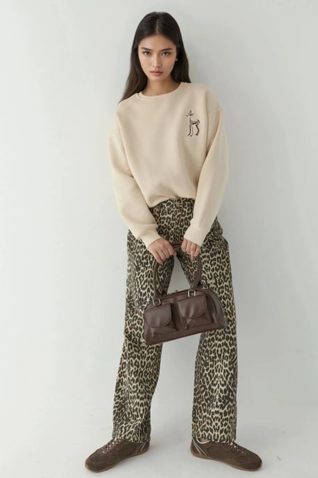 Comfort Animal Pattern Embroidered Raised Crew Neck Sweatshirt - Image 6