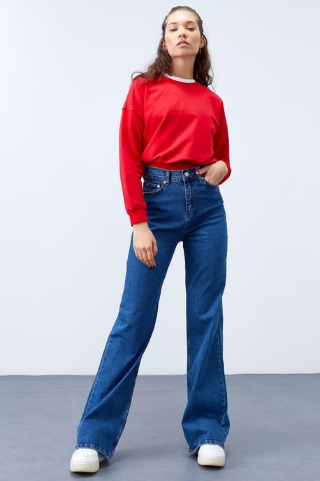 Women's Relaxed Crew Neck Sweatshirt - Image 2