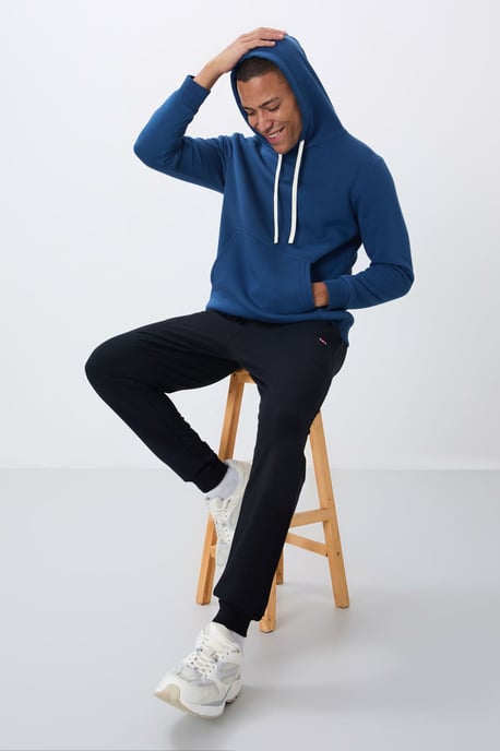 Men's Solid Hooded Sweatshirt With Pocket - Image 4