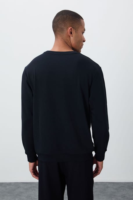 Men's Printed Crew Neck Sweatshirt - Image 5
