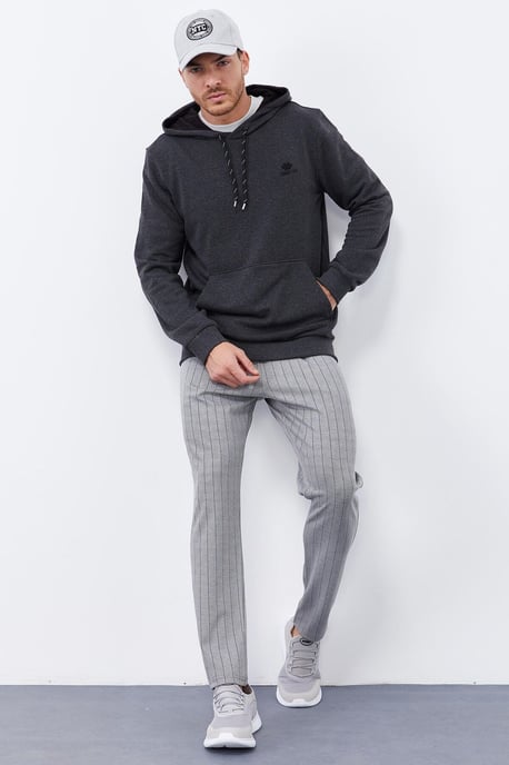 Men's Solid Hooded Sweatshirt With Pocket - Image 4