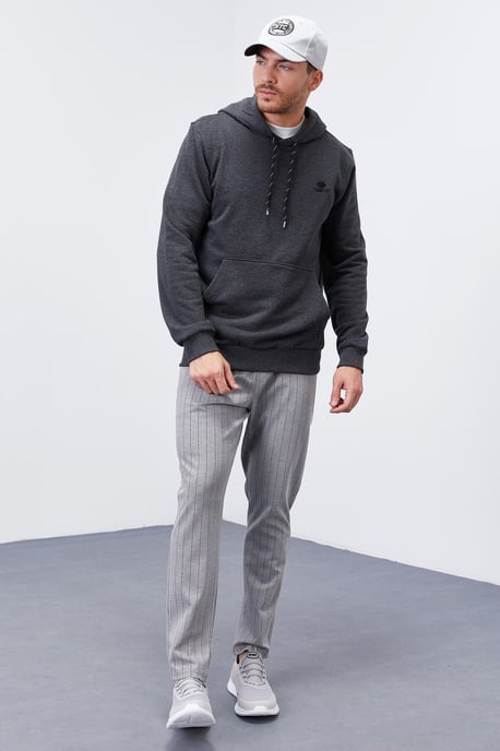 Men's Solid Hooded Sweatshirt With Pocket - Image 6