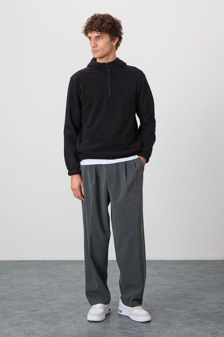 Men's Color-Blocked Half-Zip Plush Sweatshirt - Image 1