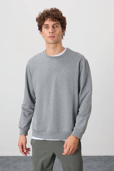 Men's Plain Crew Neck Sweatshirt - Image 1