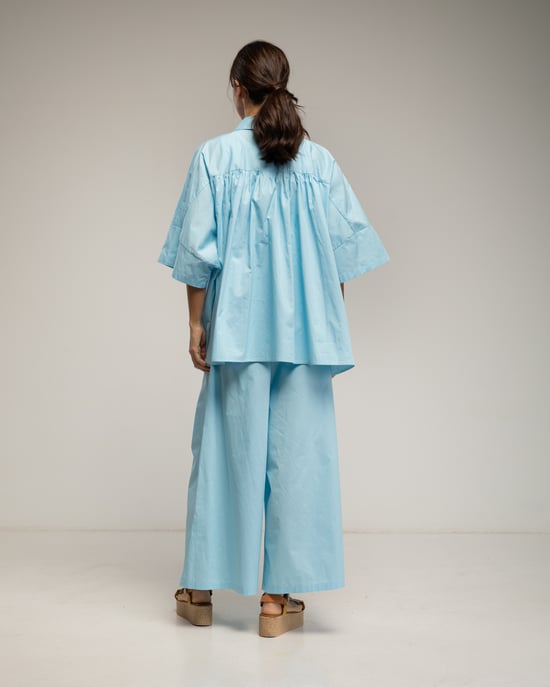 Set med oversize-skjorta och byxor, elastisk midja, ryggveck och ficka - Image 3