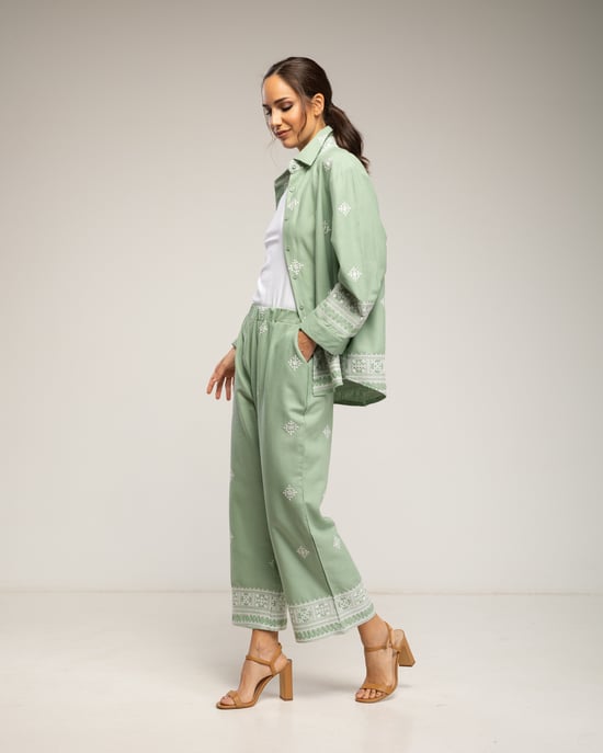 Set van geborduurd overhemd en broek, met elastische taille en zakken - Image 2