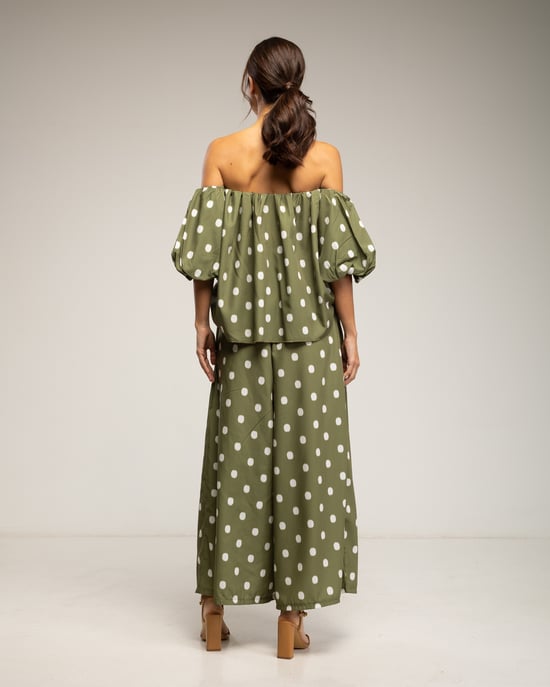 Set van stippenbroek en top, top met elastische boothals en wijde broek met zakken - Image 3