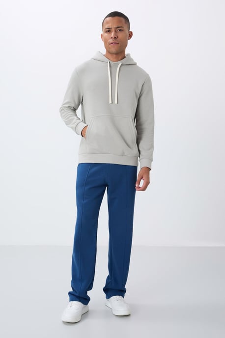 Men's Solid Hooded Sweatshirt With Pocket - Image 3