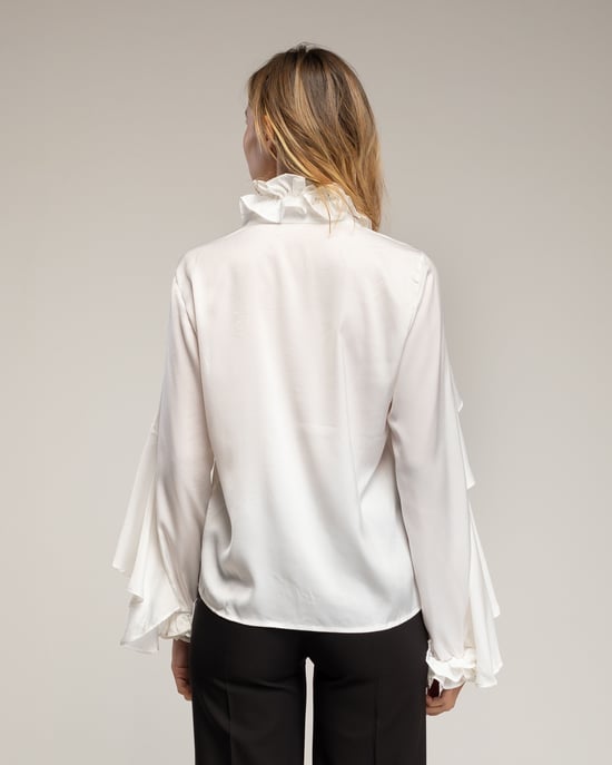 Blouse met print, ajoursteek op de borst, een kraag met ruches en batist-details - Image 2