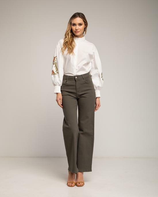 Shirt with mandarin collar, ruffles on the sleeves, embroidery, and elastic cuffs  - Image 4