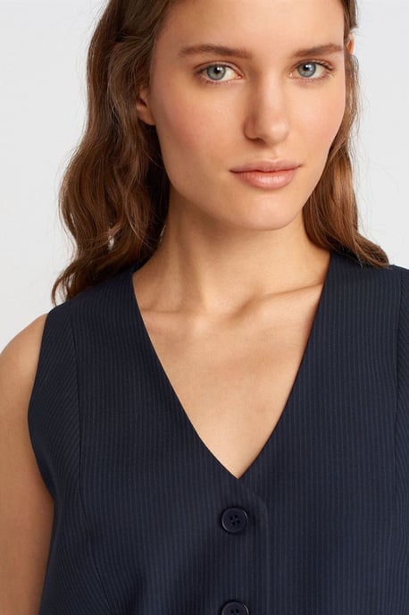 Cropped V-neck Button Waistcoat - Image 4