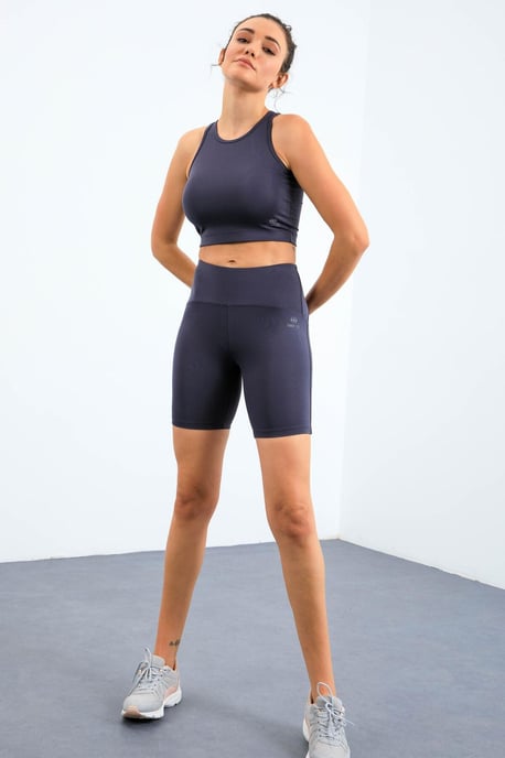 Sleeveless Slim-fit Active Set With Cycling Shorts - Image 5