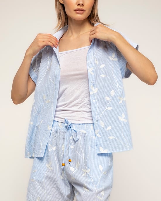 Gestreepte blouse met borduursels en korte mouwen met omslag - Image 3