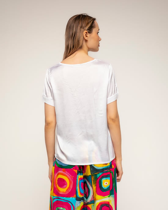 T-shirt met korte mouwen en V-hals van zijde - Image 2