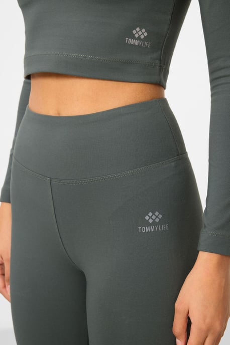 Katoenen Elasthaan Crop T-Shirt en Leggings Set - Image 3