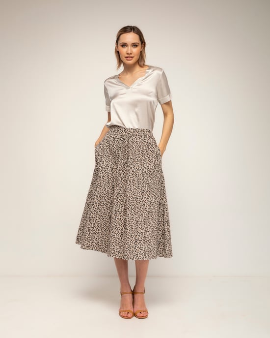 Animal-print skirt with pockets, a flared hem and an elasticated waistband - Image 4