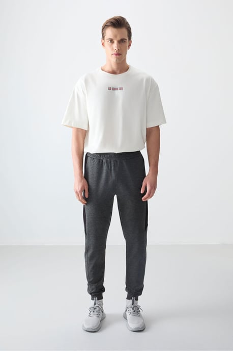 Herrars regular-fit fleecebyxor - Image 1