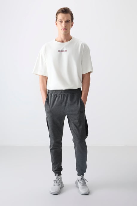 Herrars regular-fit fleecebyxor - Image 4