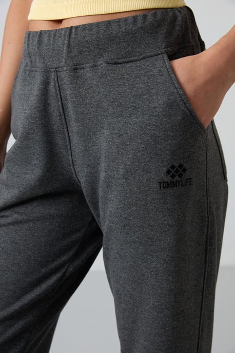 Högmidjade rakbenade sweatpants - Image 3