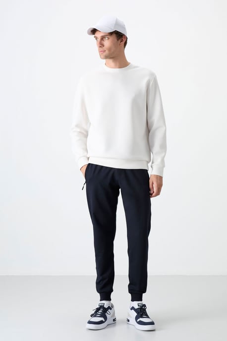 Herrsolid färgad sweatpants med dragkedja ficka - Image 2