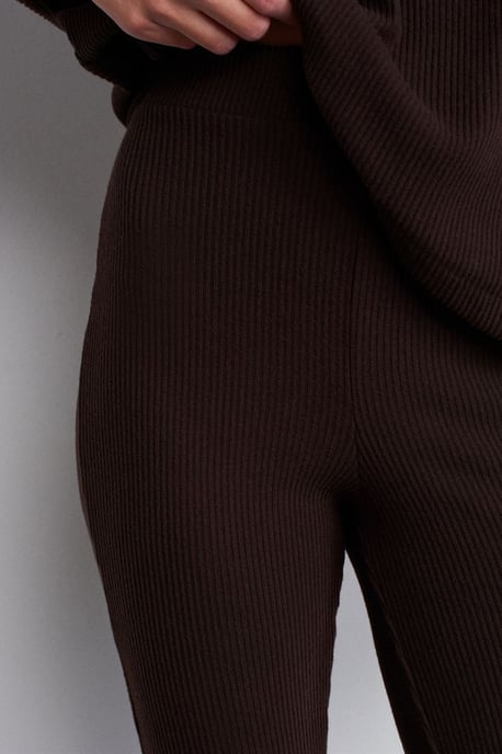 High-Waist Flare Knit Pants - Image 4