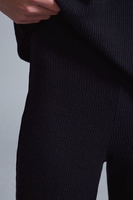 High-Waist Flare Knit Pants - Image 4