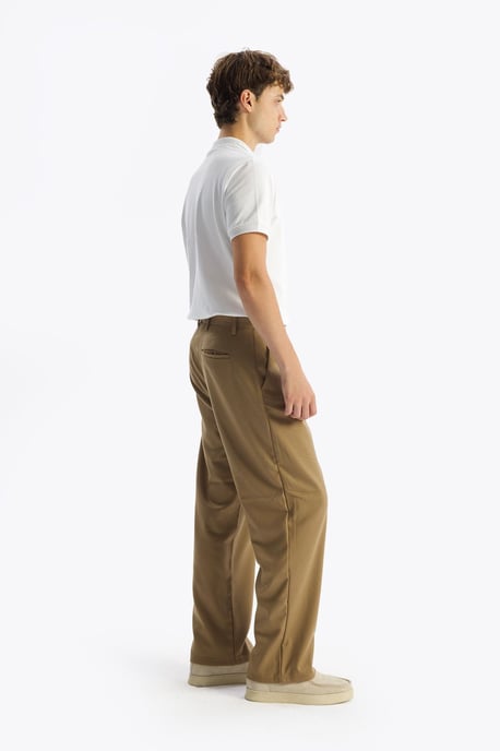 Fållade byxor med medelhög midja och rak benform - Image 4