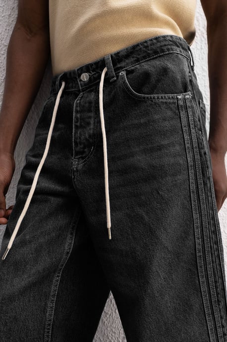 Regular Fit Denimbyxor med ränder - Image 2
