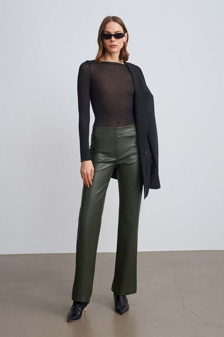 Dames Faux Leer Flared Broek - Image 2