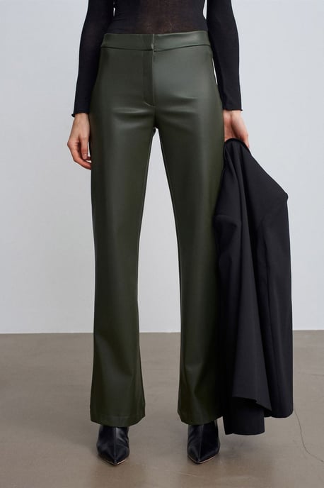 Dames Faux Leer Flared Broek - Image 3