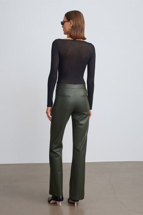 Dames Faux Leer Flared Broek - Image 4