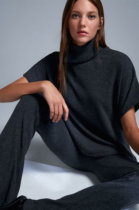 High-Waist Flare Knit Pants - Image 3