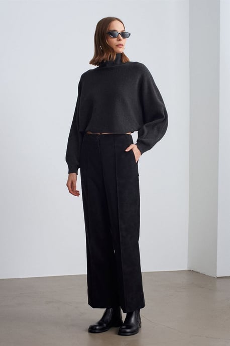 Women's High-Waist Wide-Leg Faux Leather Trousers - Image 4