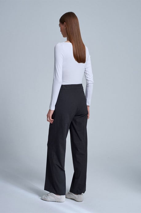 Wide-Leg Crepe Drawstring Trousers - Image 3