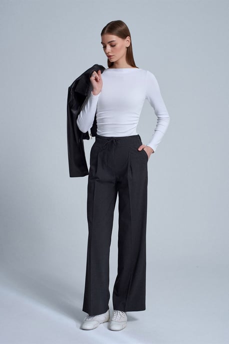 Wide-Leg Crepe Drawstring Trousers - Image 5