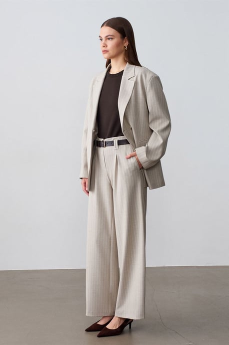Striped Wide-Leg Pleated Trousers - Image 4