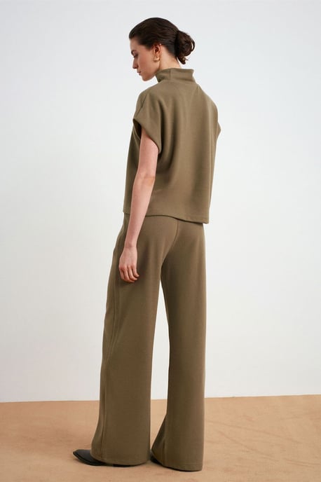 Women's Wide-Leg Pull-On Trousers - Image 3