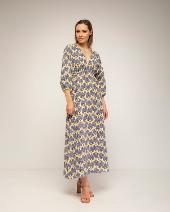 Geprinte jurk met elastische taille, V-hals en V-rug en vetersluiting - Image 2