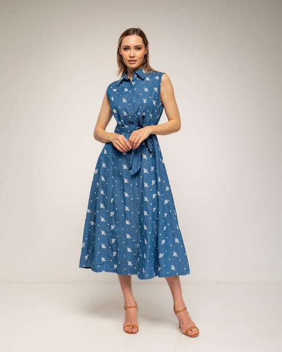 Midi tencel-blousejurk met borduursels, een uitlopende pasvorm en een riem - Image 1