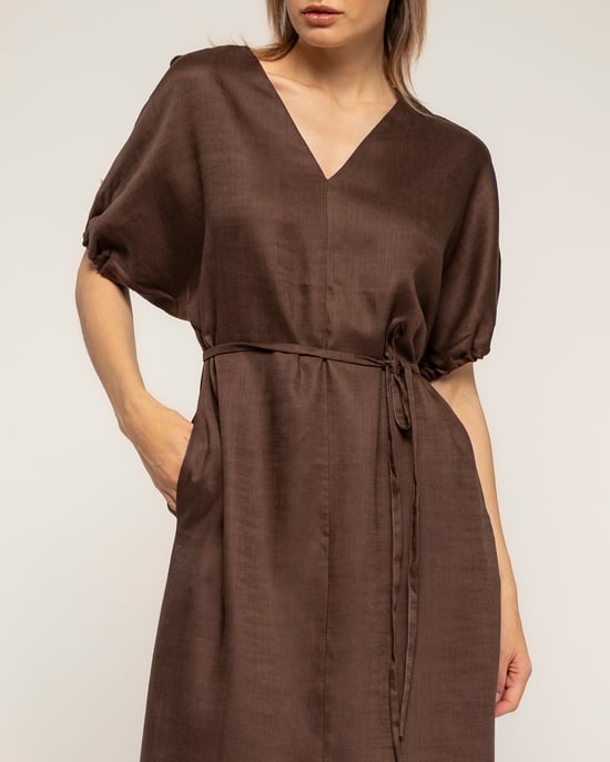 Oversized jurk met gerimpelde mouwen, V-hals en een losse ceintuur - Image 4