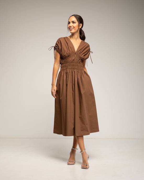 Midi-jurk met elastische taille en borst, rimpelmouwen en zakken - Image 2