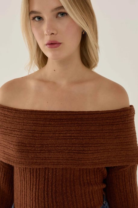 Off-Shoulder Stickad Tröja - Image 2