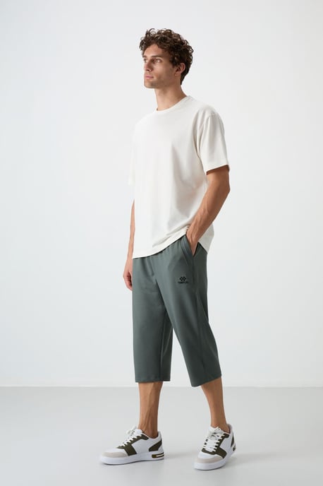 Heren Mid-waist Wijde Capri Korte Broek - Image 1