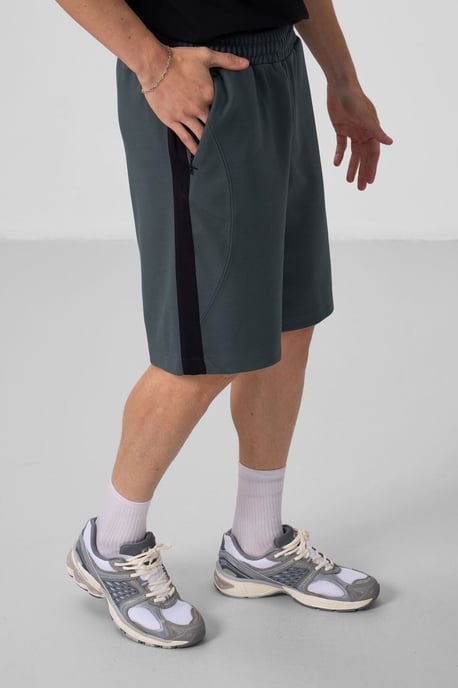 Oversized Cotton-Blend Knit Shorts - Image 4