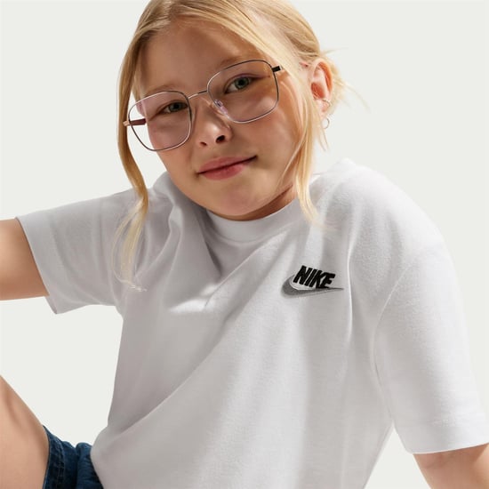 Nike Kinderen Futura Klassiek Logo Regular T-shirt (Wit/zwart) - Image 3
