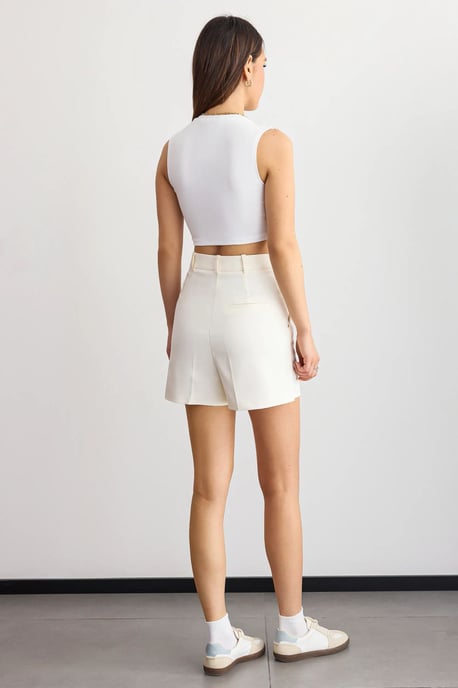 High-Waist Buttoned Shorts - Image 4